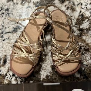 GOLD ZARA GIRL SANDALS